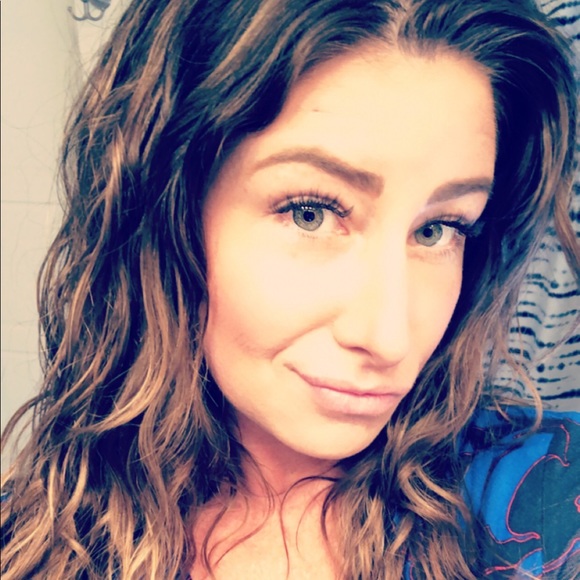 Meet your Posher, Micaela - Picture 1 of 1